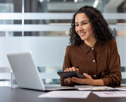 businesswoman smiling computer